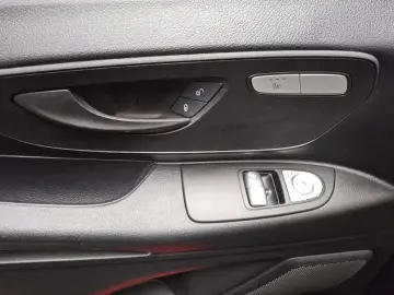MERCEDES-BENZ Vito Lang CDI 8-Sitze Navi