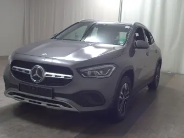MERCEDES-BENZ GLA 180 d Style Navi LED MBUX T-Leder