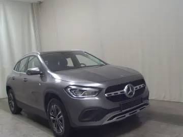 MERCEDES-BENZ GLA 180 d Style Navi LED MBUX T-Leder