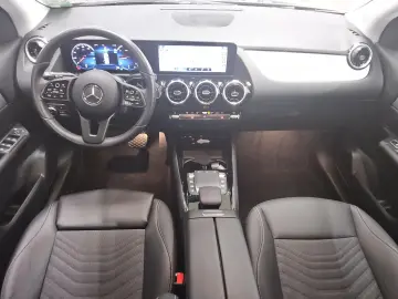 MERCEDES-BENZ GLA 180 d Style Navi LED MBUX T-Leder