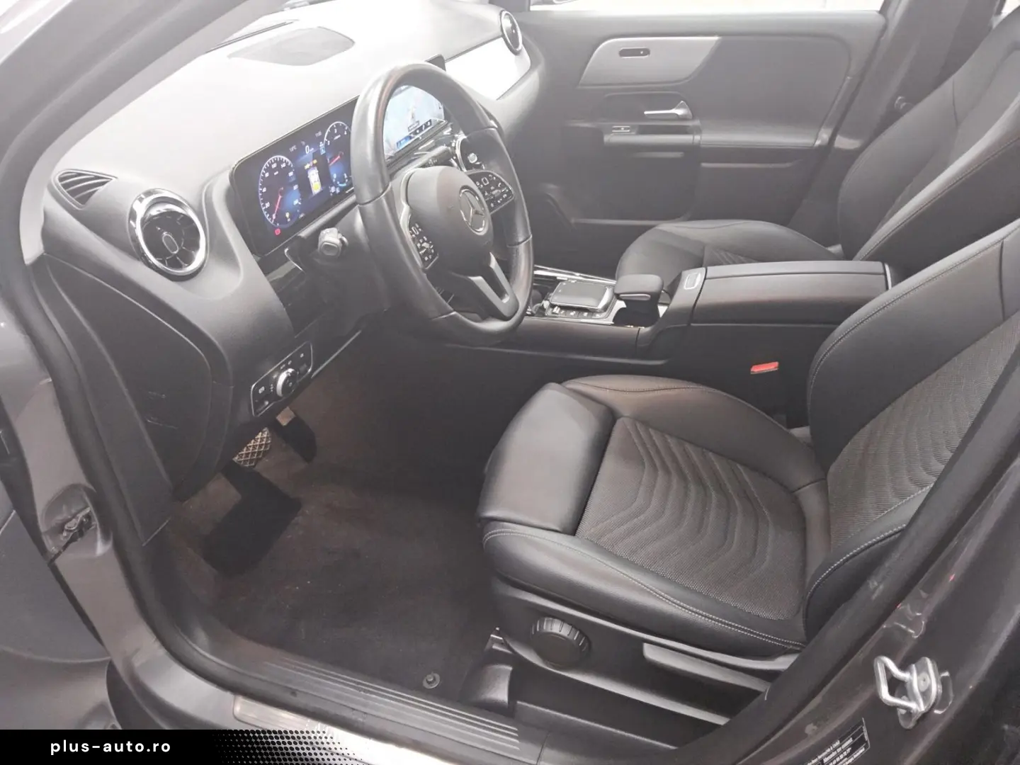 MERCEDES-BENZ GLA 180 d Style Navi LED MBUX T-Leder