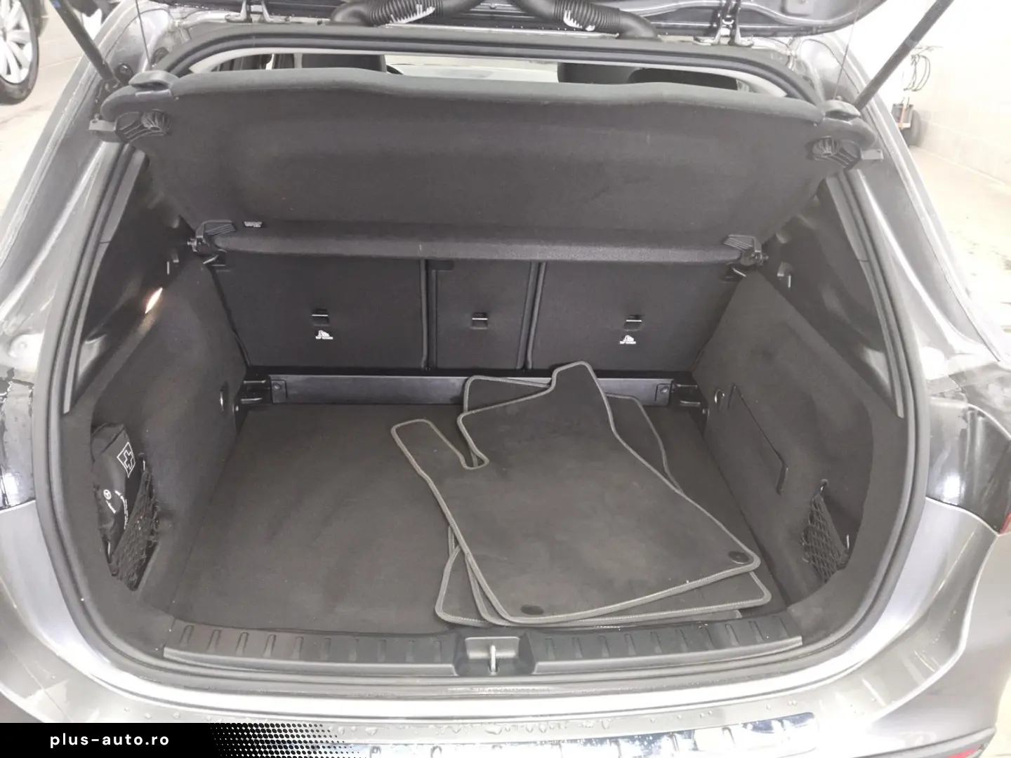 MERCEDES-BENZ GLA 180 d Style Navi LED MBUX T-Leder