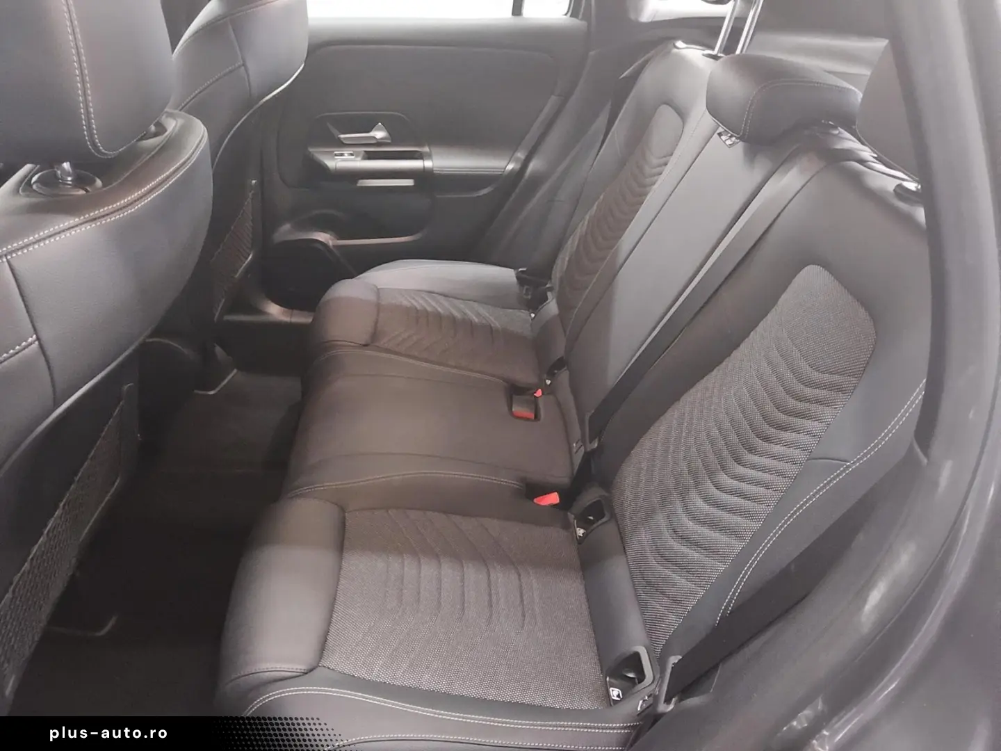 MERCEDES-BENZ GLA 180 d Style Navi LED MBUX T-Leder