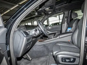BMW X7 xDrive40d M Sport HUD PANO ACC AHK 360 KAM