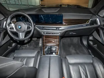BMW X7 xDrive40d M Sport HUD PANO ACC AHK 360 KAM