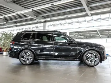 BMW X7 xDrive40d M Sport HUD PANO ACC AHK 360 KAM