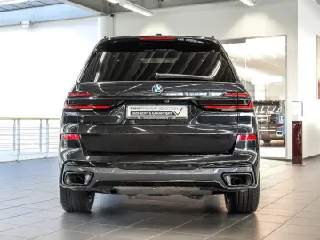 BMW X7 xDrive40d M Sport HUD PANO ACC AHK 360 KAM