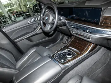BMW X7 xDrive40d M Sport HUD PANO ACC AHK 360 KAM