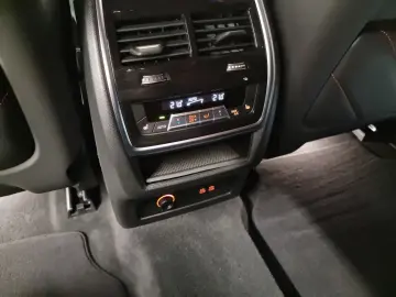 BMW XM Label Gestiksteuerung B&W Surround DAB