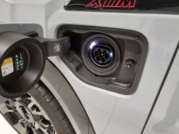 BMW XM Label Gestiksteuerung B&W Surround DAB
