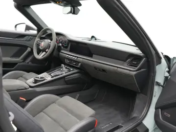 PORSCHE 992 Targa 4 GTS