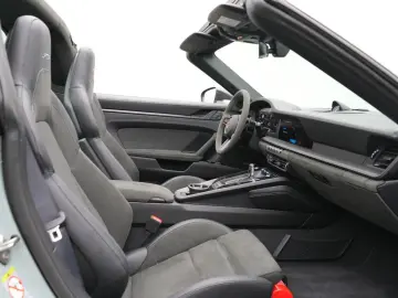 PORSCHE 992 Targa 4 GTS