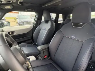 MINI Cooper C 5-Türer FAVOURED TRIM NAVI HUD PANO LED