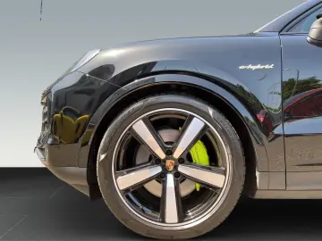 PORSCHE Cayenne E-Hybrid Coupe Inno 22  Chrono Luftfeder