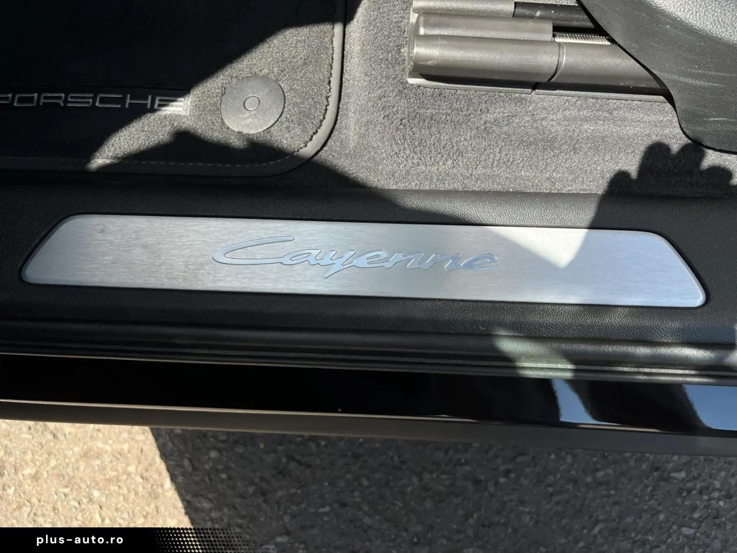 PORSCHE Cayenne E-Hybrid Coupe Inno 22  Chrono Luftfeder