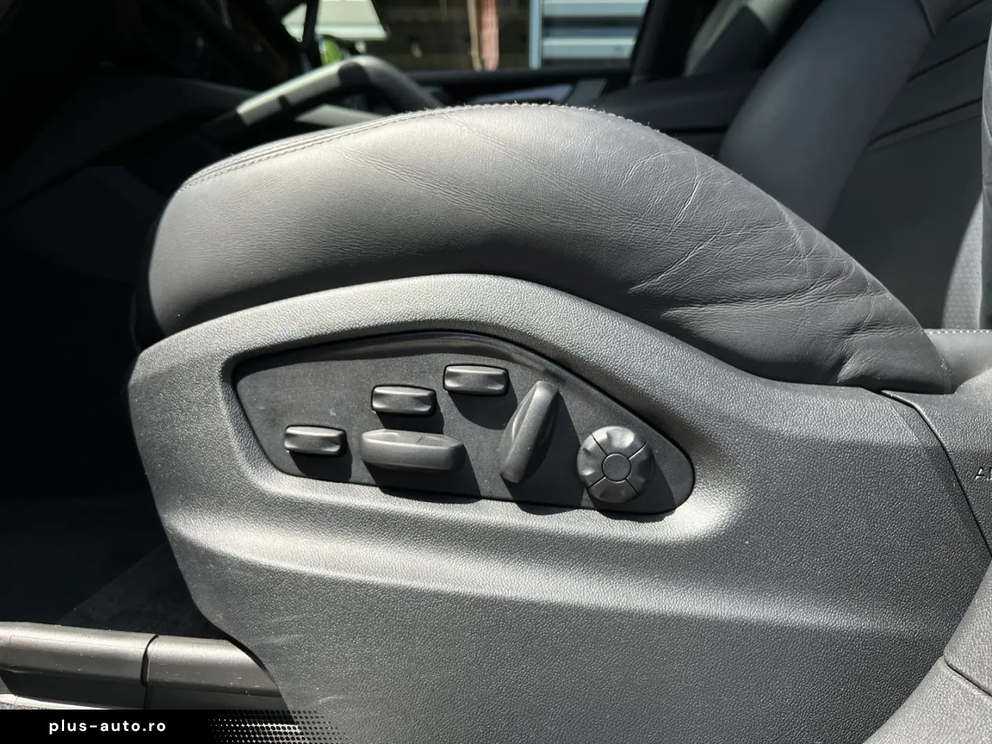 PORSCHE Cayenne E-Hybrid Coupe Inno 22  Chrono Luftfeder