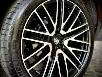 PORSCHE Macan Sport-Chrono Sportabgas Memory Kamera Spur