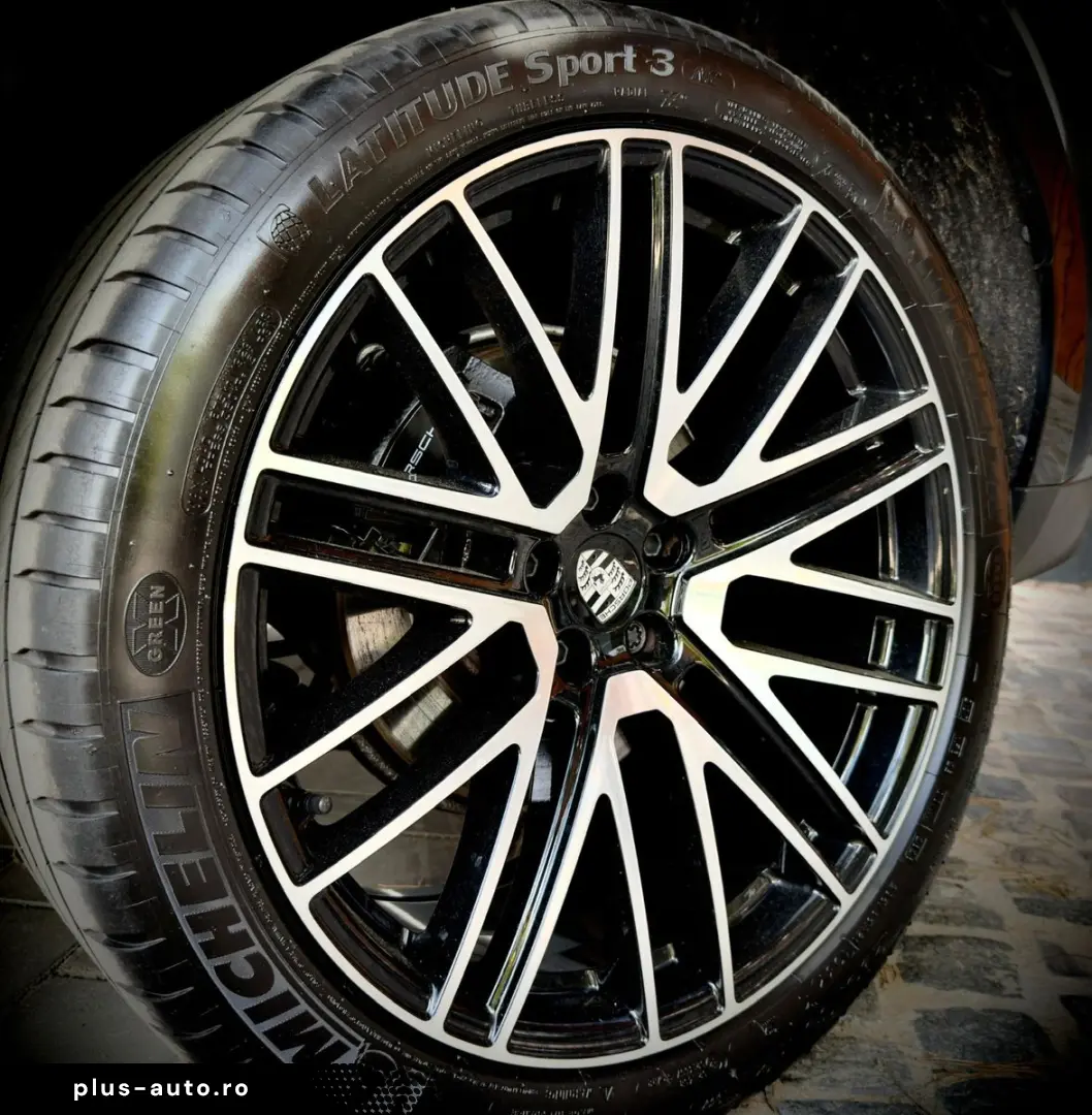 PORSCHE Macan Sport-Chrono Sportabgas Memory Kamera Spur