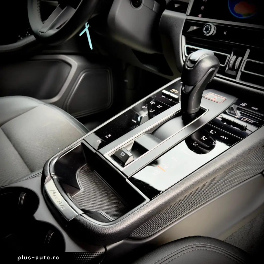 PORSCHE Macan Sport-Chrono Sportabgas Memory Kamera Spur