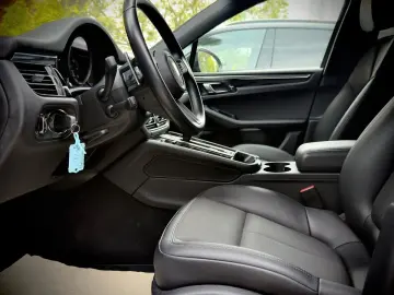 PORSCHE Macan Sport-Chrono Sportabgas Memory Kamera Spur