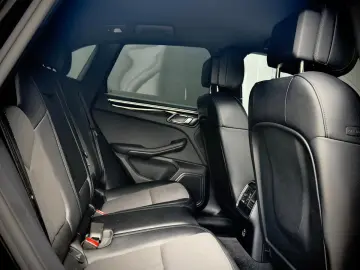 PORSCHE Macan Sport-Chrono Sportabgas Memory Kamera Spur