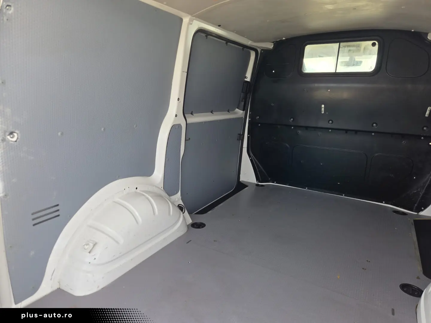 VOLKSWAGEN TRANSPORTER L1H1
