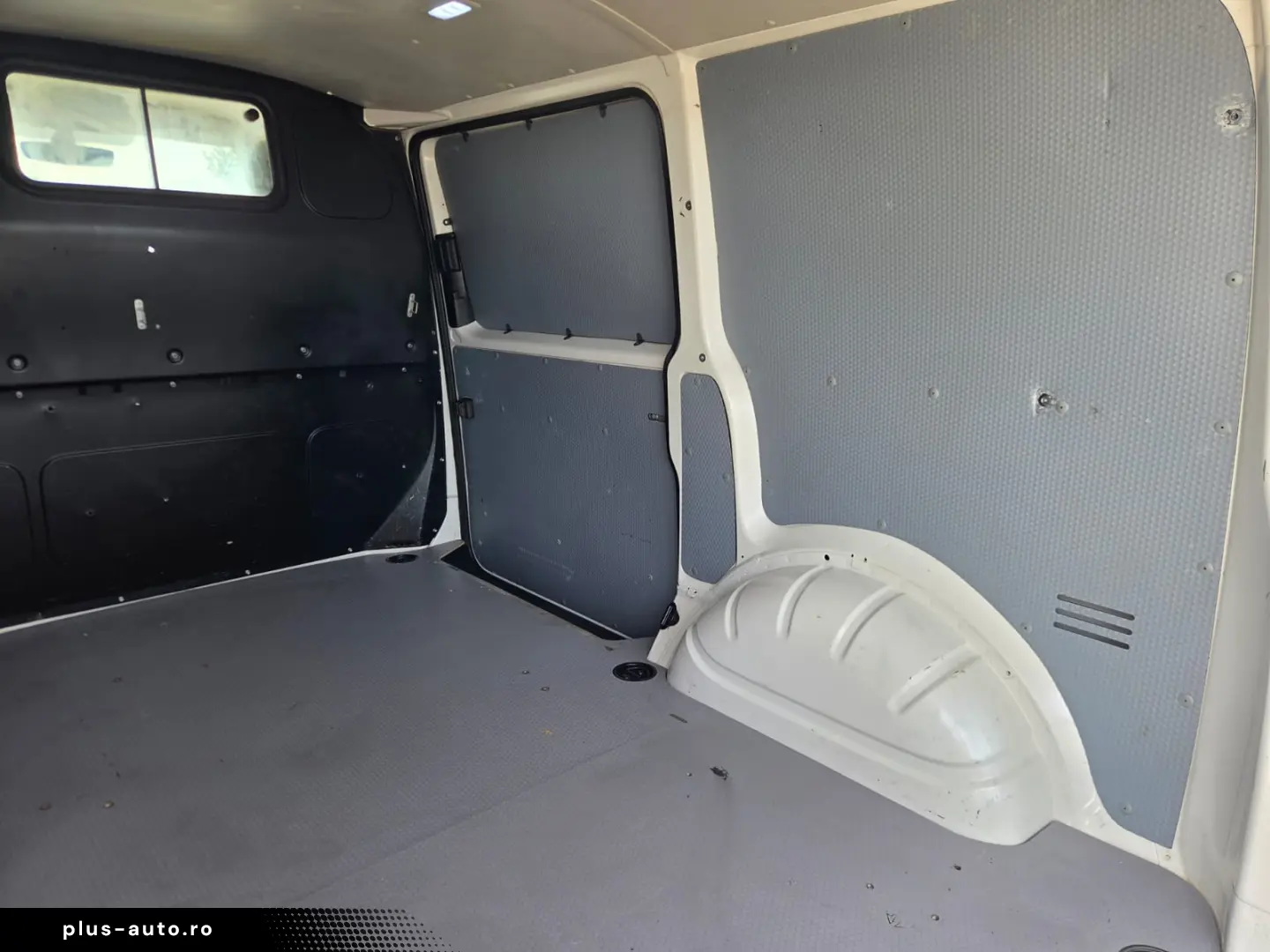 VOLKSWAGEN TRANSPORTER L1H1