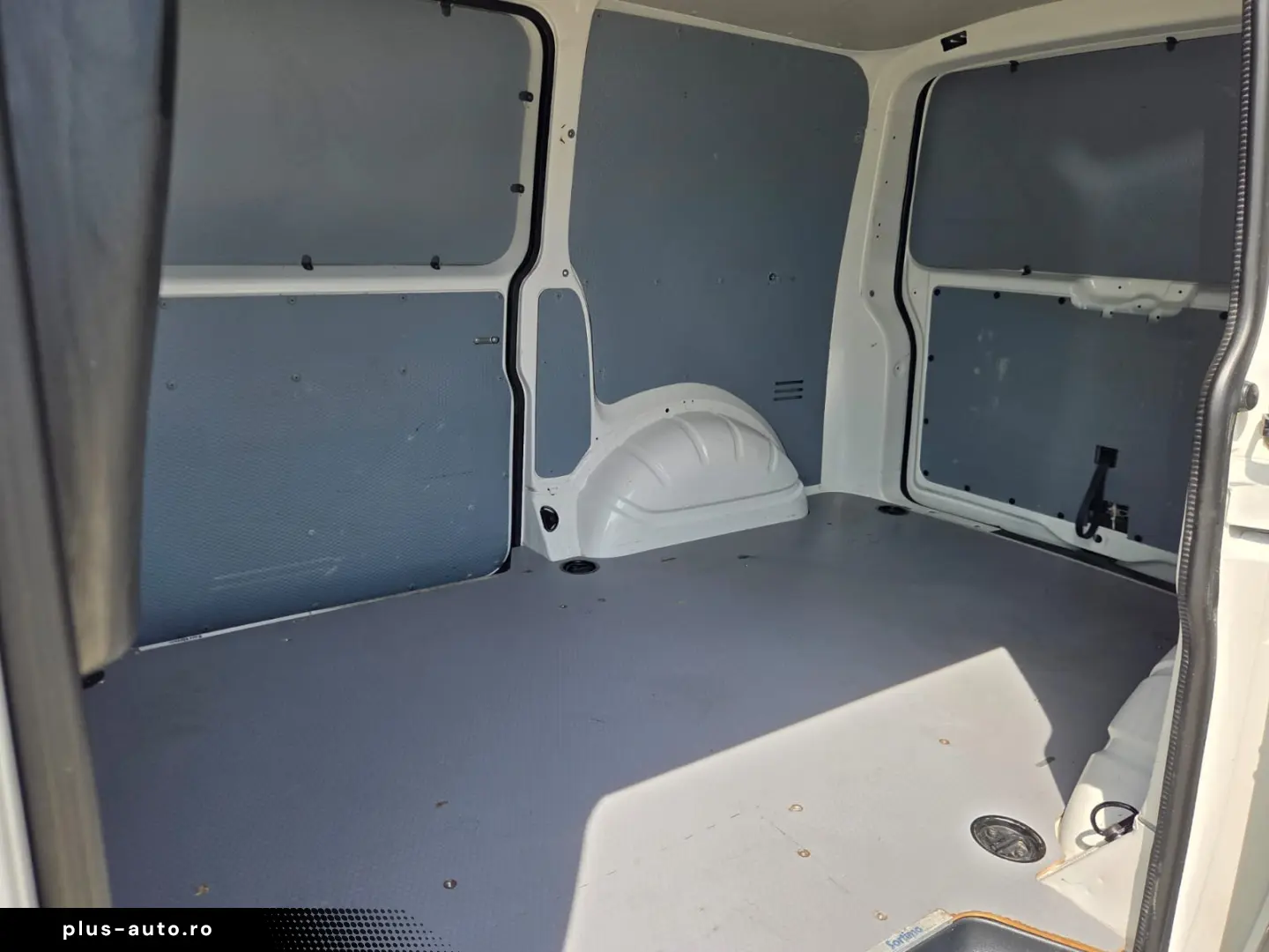 VOLKSWAGEN TRANSPORTER L1H1
