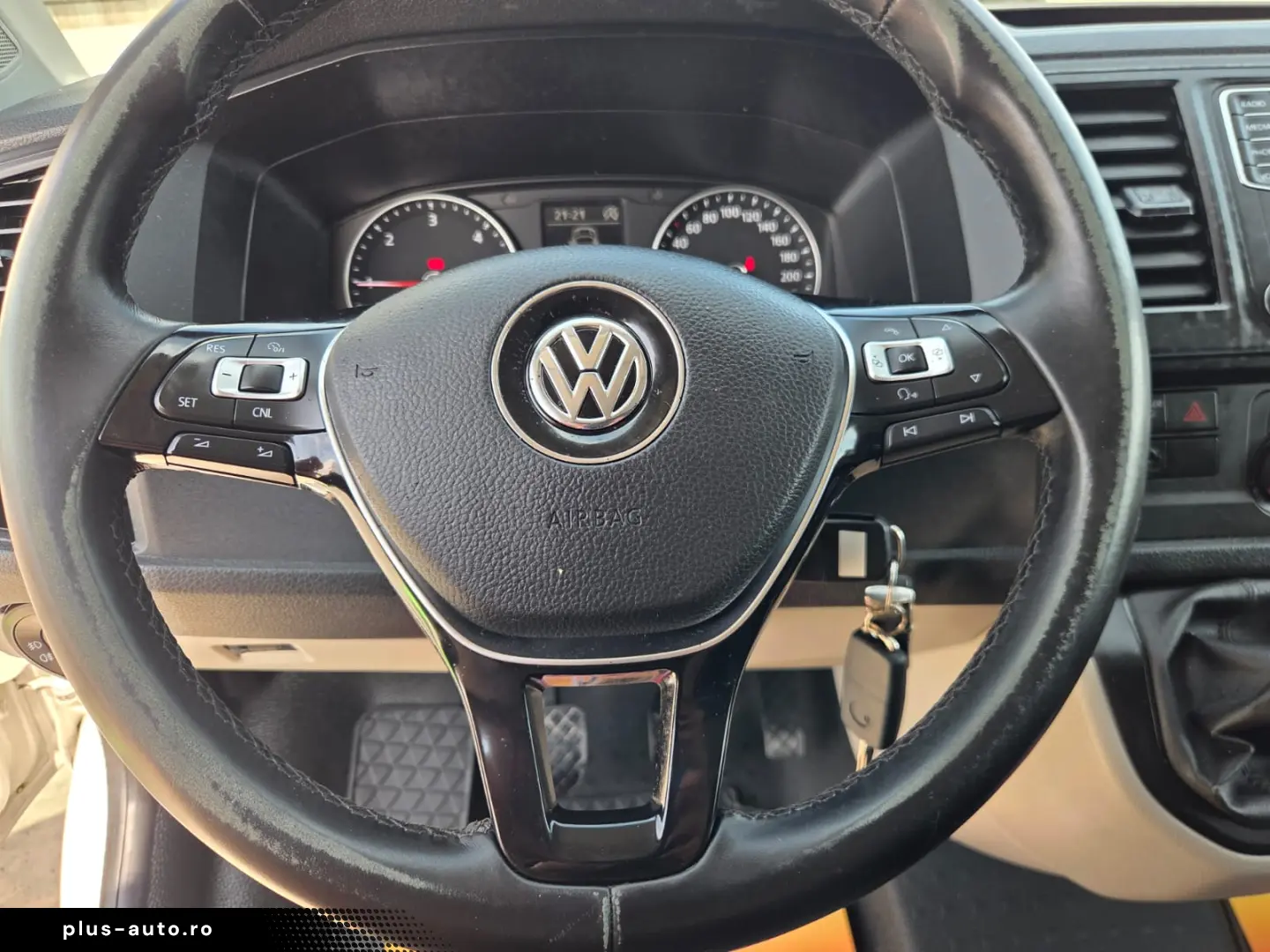 VOLKSWAGEN TRANSPORTER L1H1