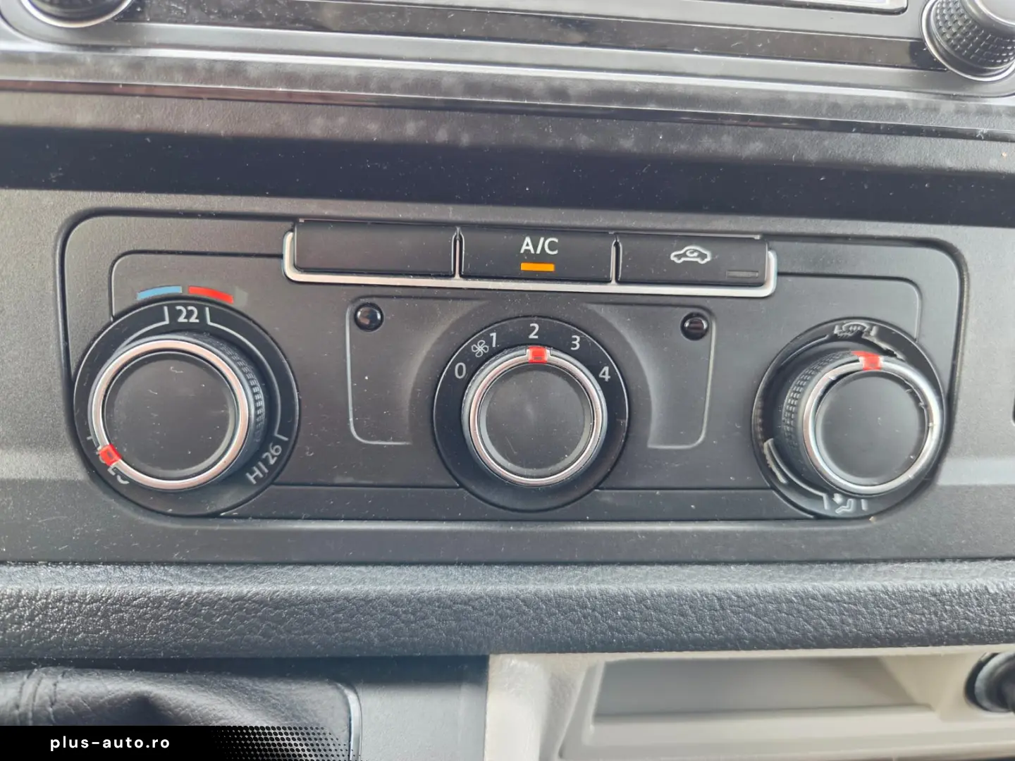 VOLKSWAGEN TRANSPORTER L1H1
