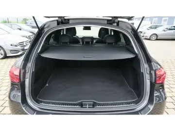 MERCEDES-BENZ GLC 200 AMG Line 4M AHK 360  Pano Memory
