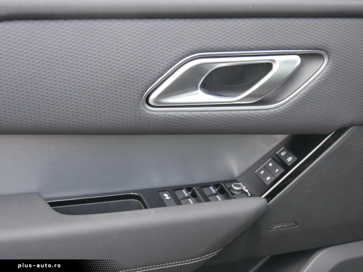 LAND ROVER Range Rover Velar Hybrid R-Dynamic SE
