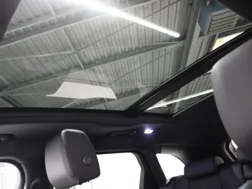 LAND ROVER Range Rover Velar P400e Hybrid Dynamic SE Pano