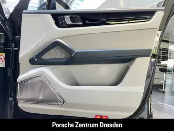 PORSCHE Cayenne E-Hybrid Coupe Platinum Edition Head-Up