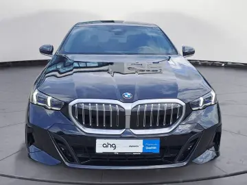 BMW 520d xDrive Limousine M Sportpaket Aktive Geschw