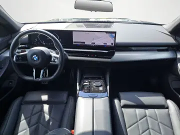 BMW 520d xDrive Limousine M Sportpaket Aktive Geschw