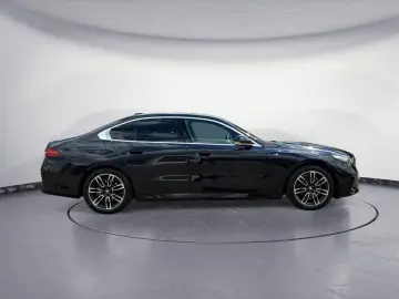 BMW 520d xDrive Limousine M Sportpaket Aktive Geschw
