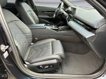 BMW 520d xDrive Limousine M Sportpaket Aktive Geschw