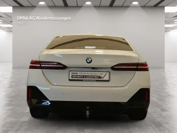 BMW 520i Lim. M Sport Leder LiCoPr B&W AHK DA  Cam.