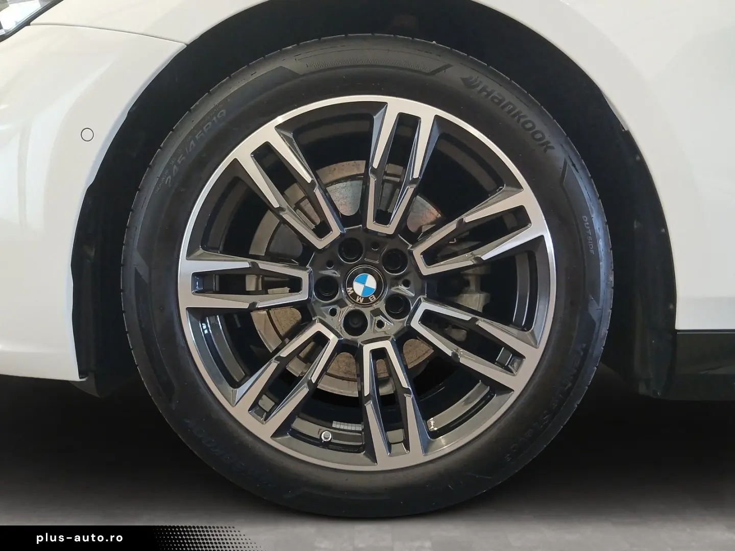 BMW 520i Lim. M Sport Leder LiCoPr B&W AHK DA  Cam.