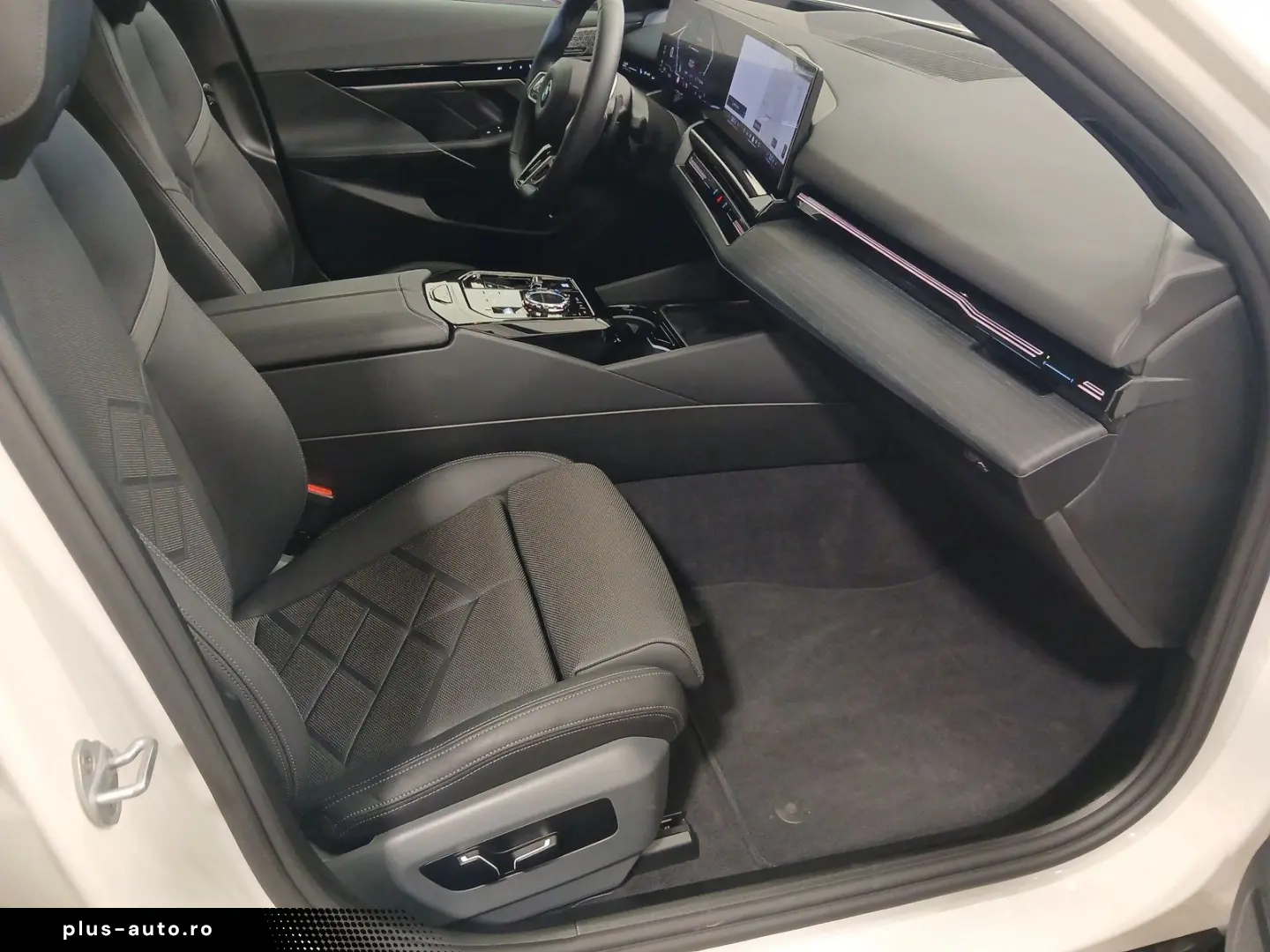BMW 520i Lim. M Sport Leder LiCoPr B&W AHK DA  Cam.