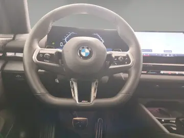 BMW 520i Lim. M Sport Leder LiCoPr B&W AHK DA  Cam.