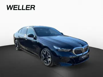 BMW 520dA xDr M SPORT Pano AHK StHzg 20  KomSi 360