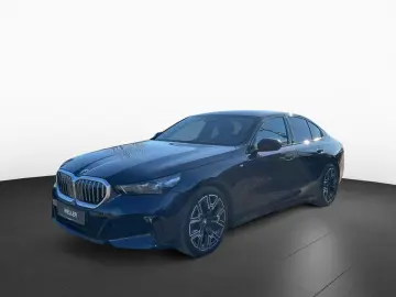 BMW 520dA xDr M SPORT Pano AHK StHzg 20  KomSi 360