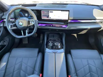 BMW 520dA xDr M SPORT Pano AHK StHzg 20  KomSi 360