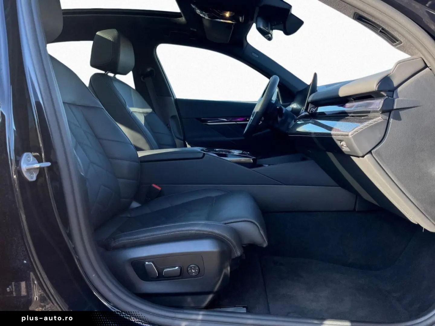BMW 520dA xDr M SPORT Pano AHK StHzg 20  KomSi 360