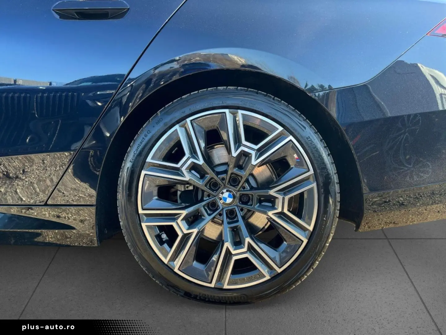 BMW 520dA xDr M SPORT Pano AHK StHzg 20  KomSi 360