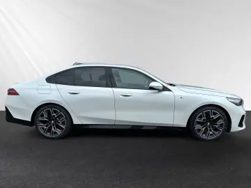 BMW 520d Inkl. € 1.190 Zubehörbonus M Sport Pano 20