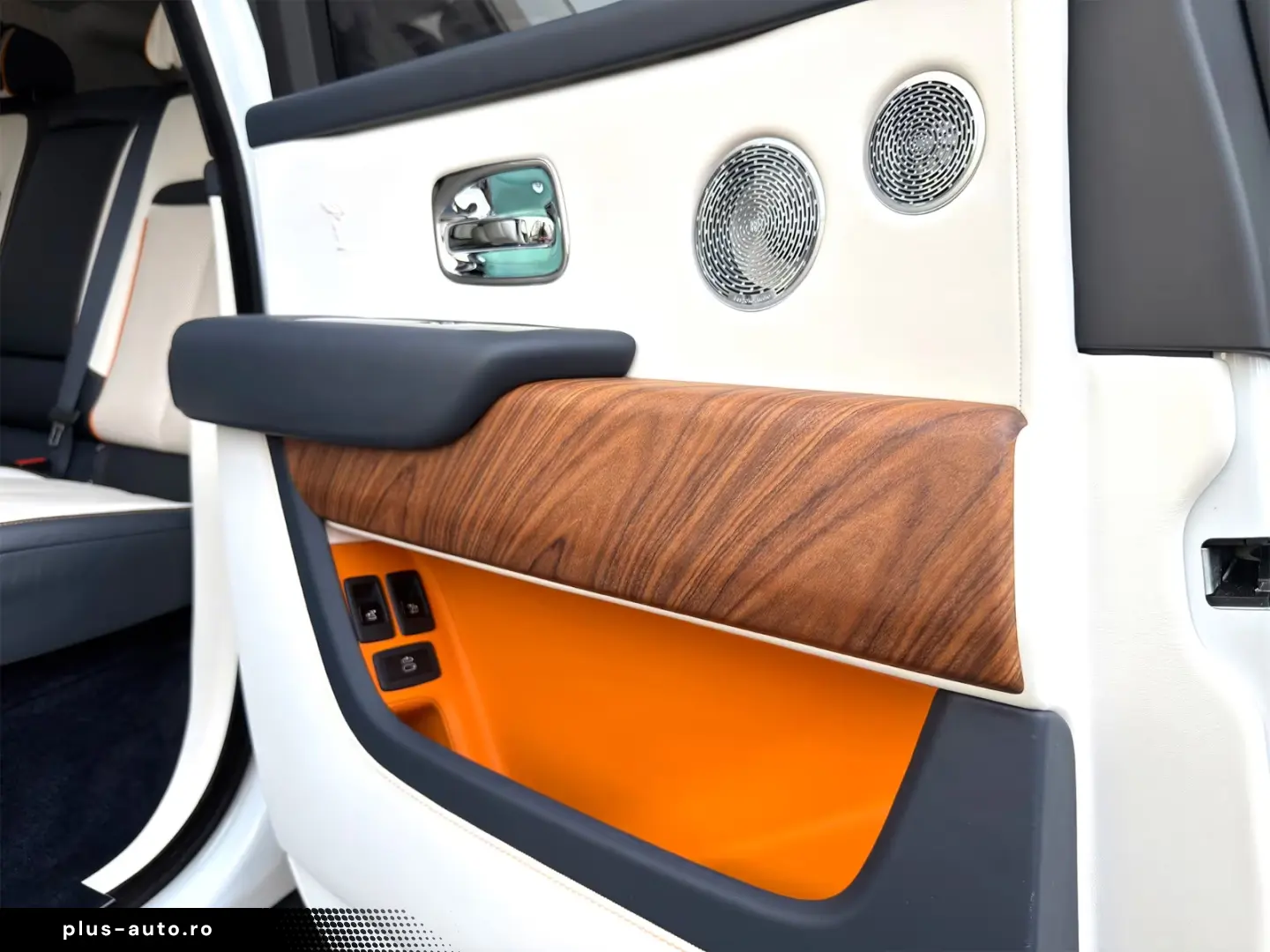 Rolls-Royce Cullinan BeSpoke Audio Massage