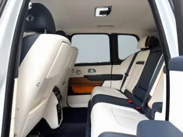 Rolls-Royce Cullinan BeSpoke Audio Massage